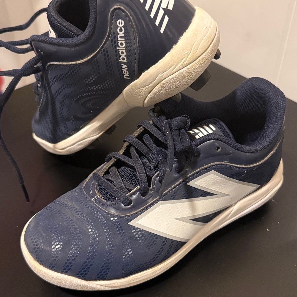 Baseball ⚾️ Cleats - size 2.5 wide - Picture 3 of 7